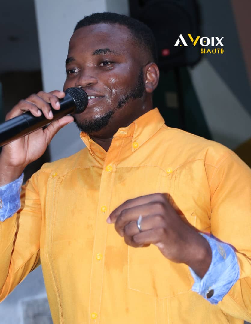 Rankontre Edison Juste: Yon chantè eksepsyonèl