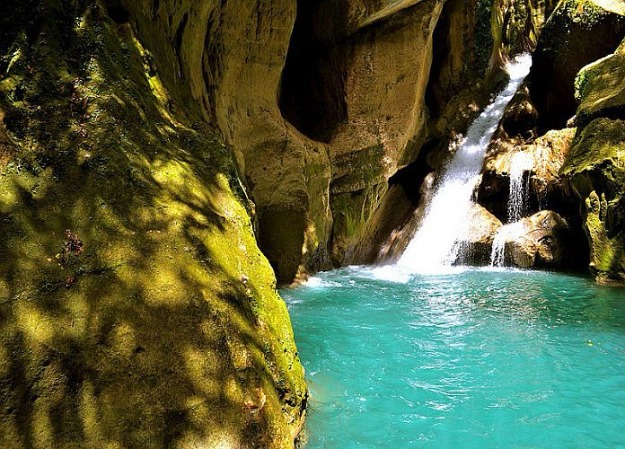 Bassin Bleu nan Jakmèl: Retrèt natirèl nan Sidès Ayiti